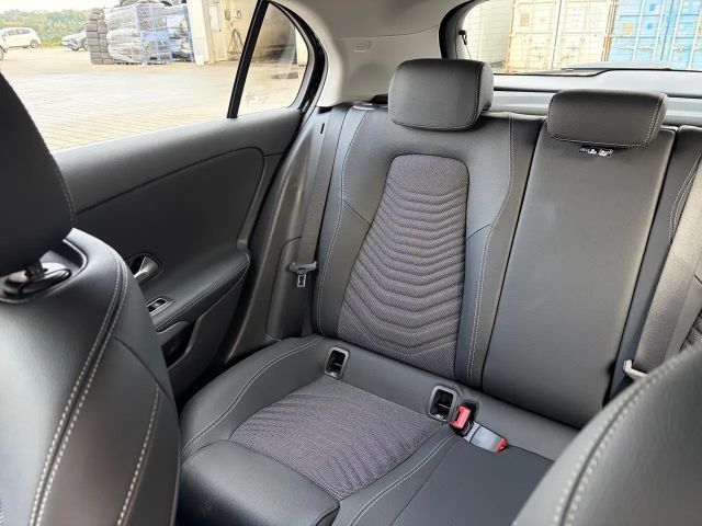 Mercedes-Benz A 180 LENKRADHEIZUNG LED HP KAMERA