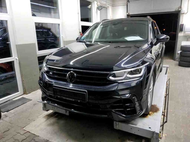 Volkswagen Tiguan *Sonderleasing* AKRAPOVIC NP86 AHK Pano