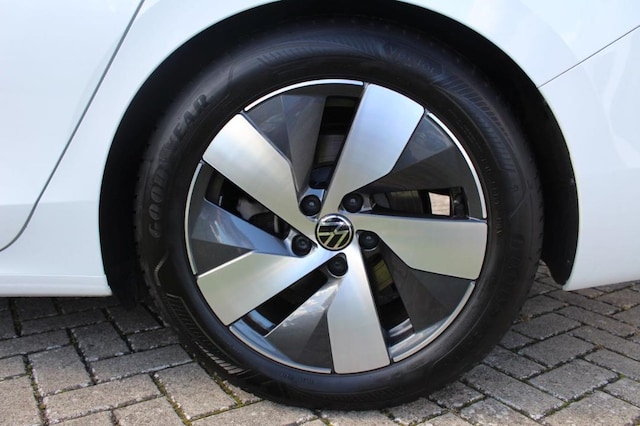 Volkswagen Passat 1.5 eTSI DSG Variant