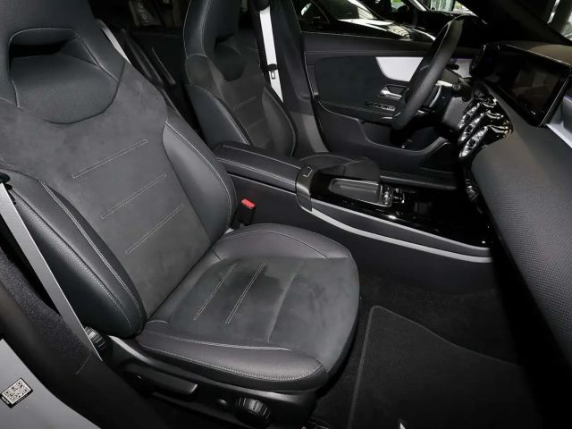 Mercedes-Benz CLA 180 AMG Line Coupé