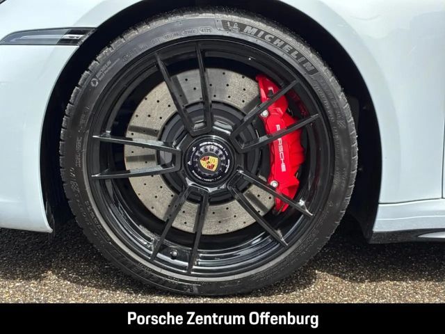 Porsche 992 4 Coupé GTS Targa