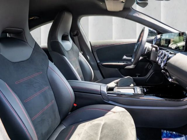 Mercedes-Benz CLA 200 AMG Line Coupé