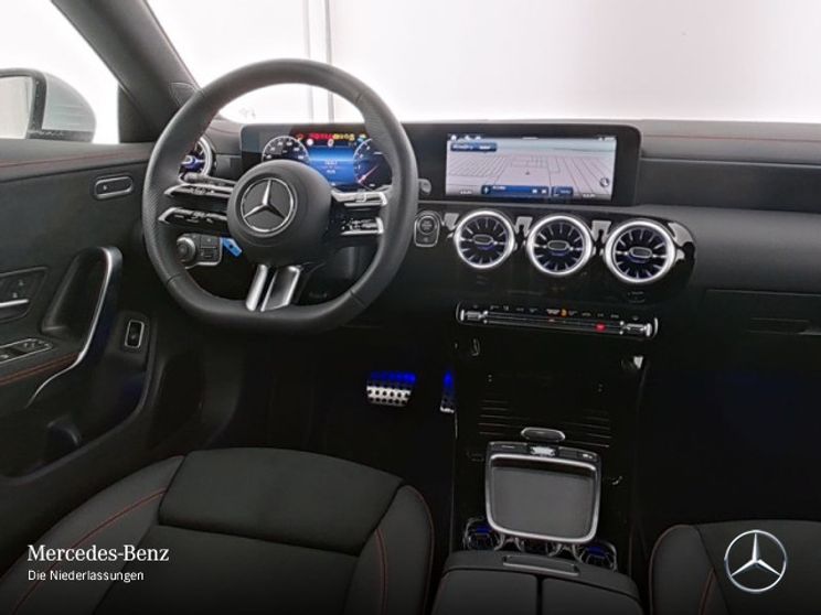 Mercedes-Benz CLA 200 AMG Line Shooting Brake