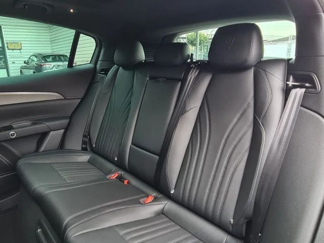 Maserati Grecale / Head-Up/ Ganzjahresreifen/ Panoramadach