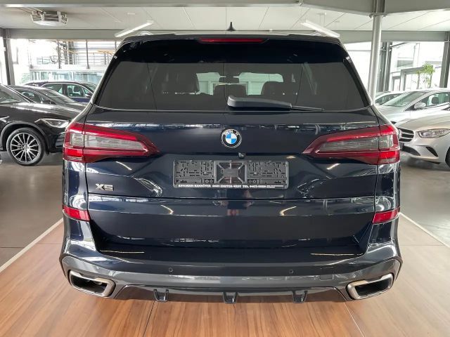 BMW X5 M50i