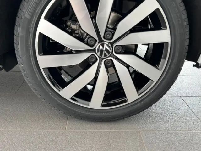 Volkswagen Touran IQ.Drive R-Line