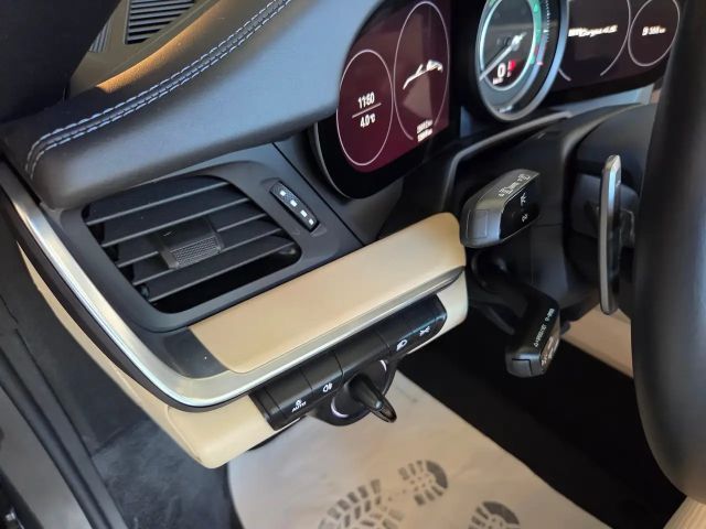 Porsche 992 4 Cabrio S Targa