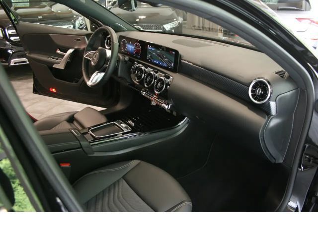 Mercedes-Benz A 180 A 180 d