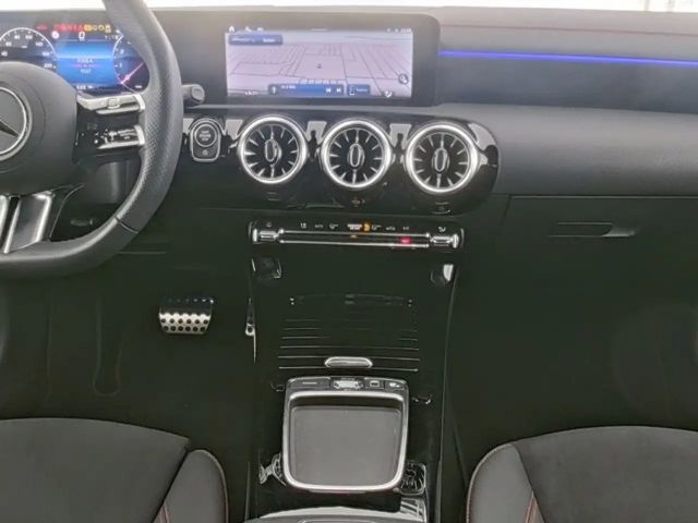 Mercedes-Benz CLA 200 AMG Line Coupé