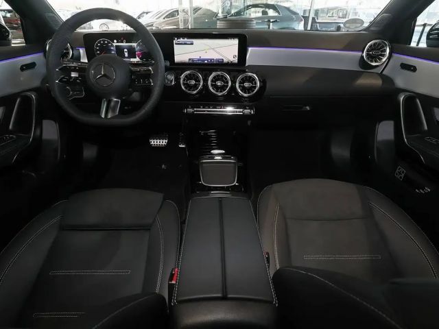 Mercedes-Benz A 180 AMG Line