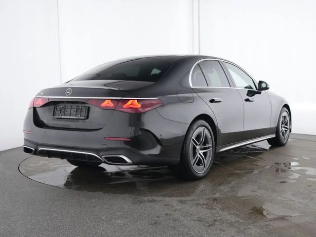 Mercedes-Benz E 220 AMG Line E 220 d Sedan