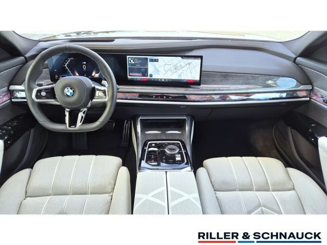 BMW 740 740d 740e M-Sport Sedan xDrive