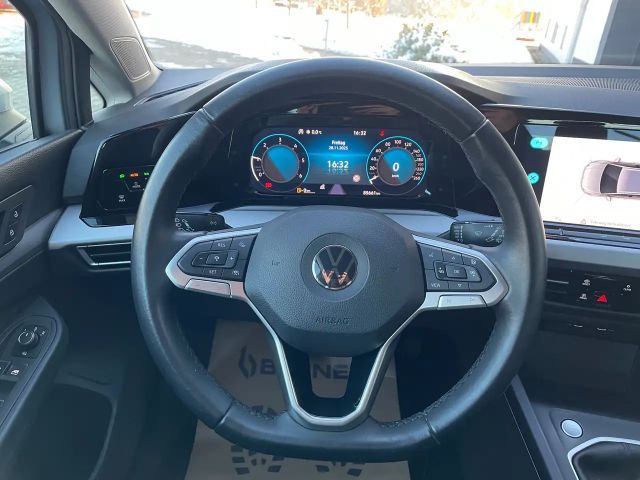 Volkswagen Golf Life Variant