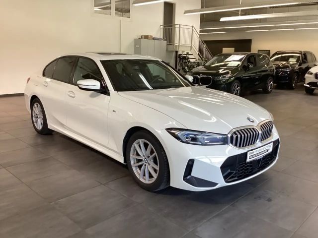 BMW 320 320d M-Sport Sedan xDrive