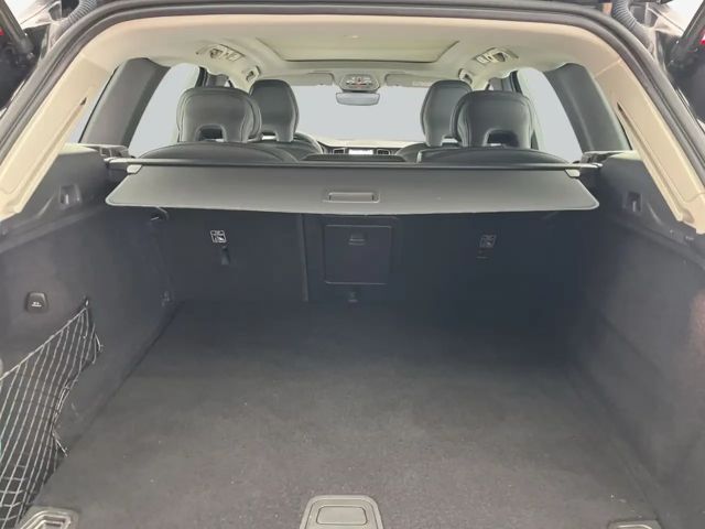 Volvo XC60 Dark Plus