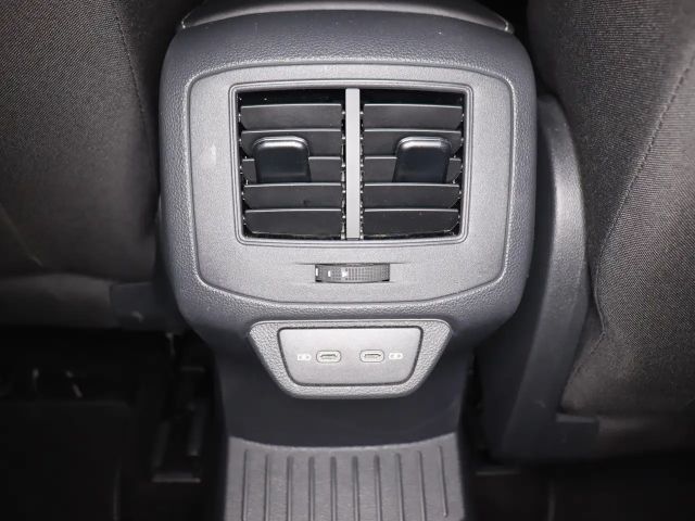 Volkswagen T-Roc 1.5 TSI DSG R-Line