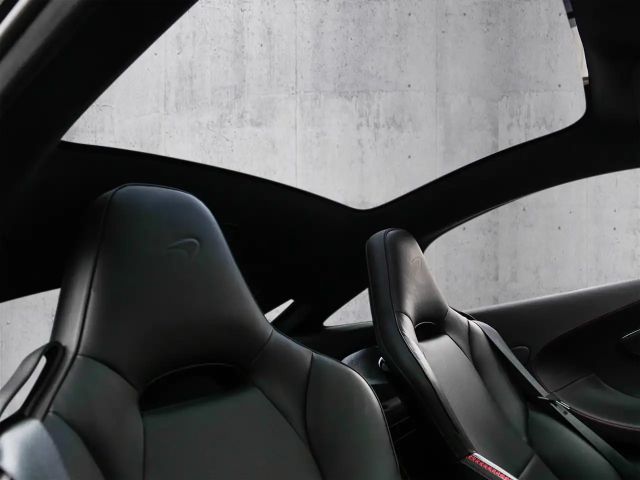 McLaren GT Onyx Black, Black Pack. Sports Exhaust