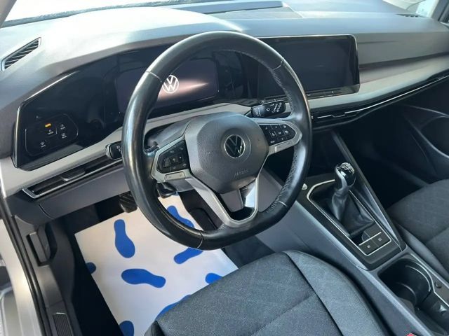 Volkswagen Golf Life Variant