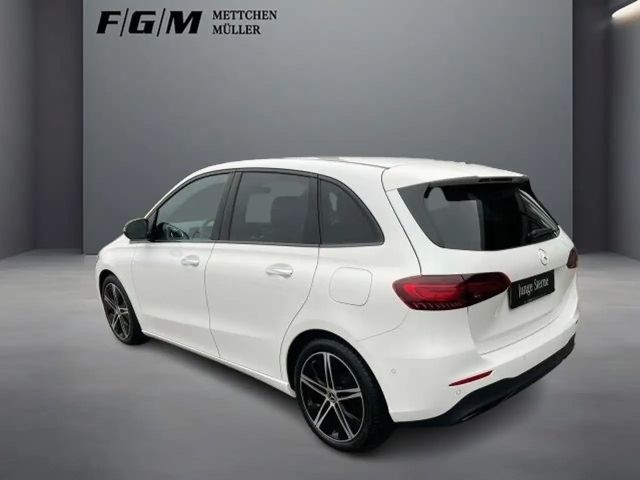 Mercedes-Benz B 220 4MATIC Progressive Sedan