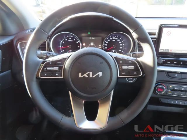 Kia Ceed 1.5T 140 SPI TEC LEDER Navi Klimaautom SHZ Temp Te