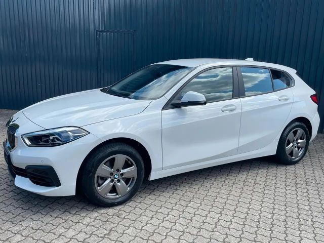 BMW 116 116i 5-deurs Sedan