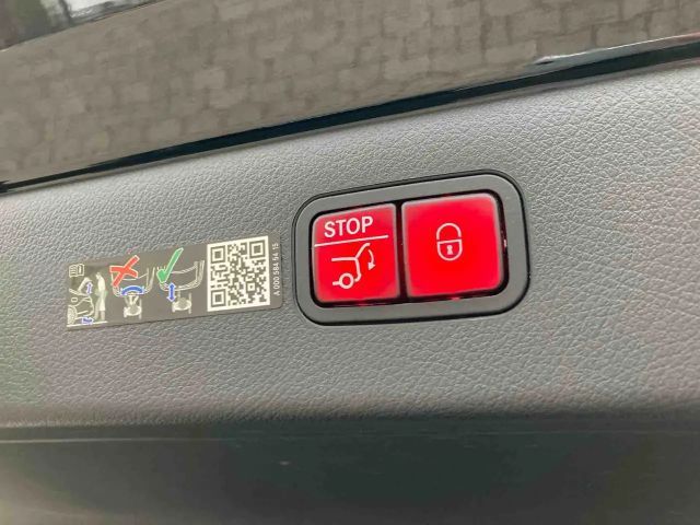 Mercedes-Benz EQS Sedan