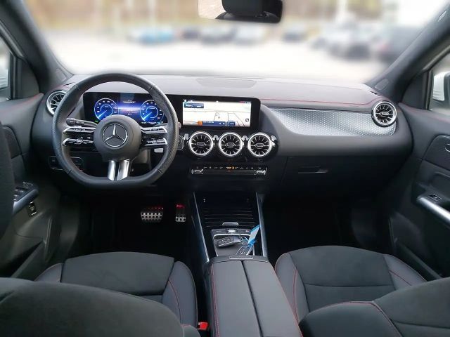 Mercedes-Benz EQA 300 4MATIC AMG Line