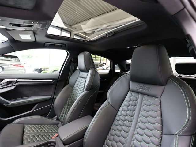 Audi RS3 Quattro S-Tronic Sedan