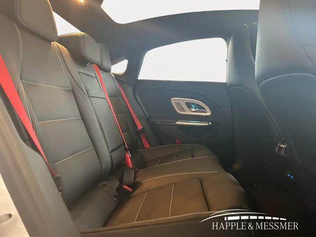 Mercedes-Benz CLA 350 4MATIC AMG Line