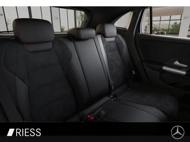 Mercedes-Benz GLA 200 360 ACC AHK AUT DynLicht Fernlichtass.