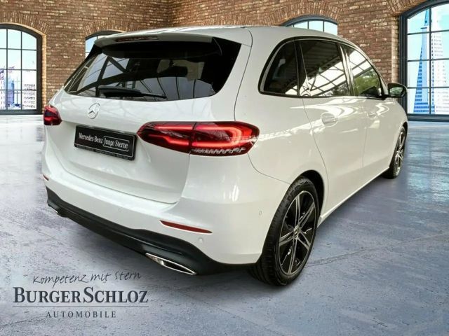 Mercedes-Benz B 180 Sedan