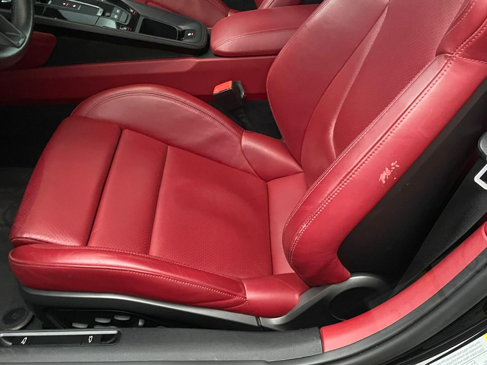 Porsche 911 4 992 Cabriolet GTS Targa