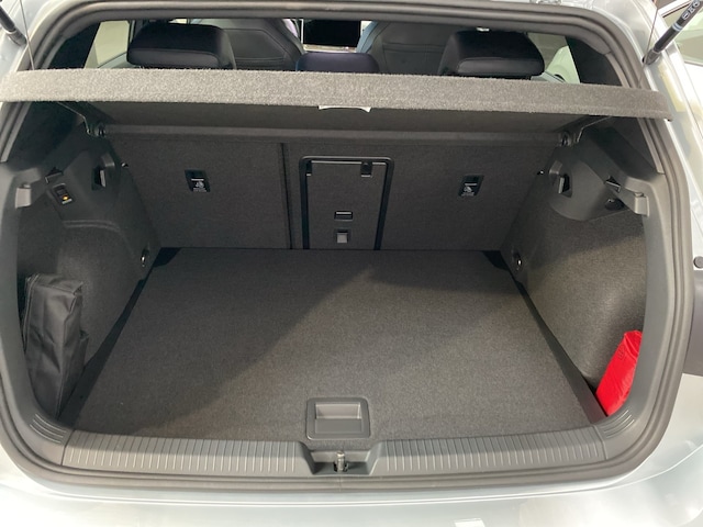 Volkswagen Golf 1.5 eTSI DSG Golf VIII R-Line