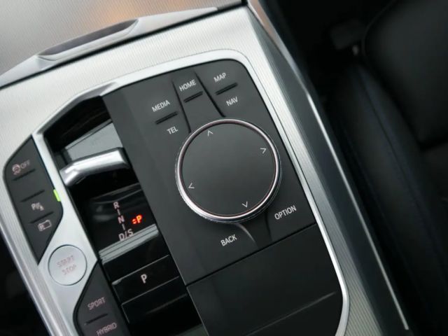 BMW 330 330e M-Sport Sedan xDrive