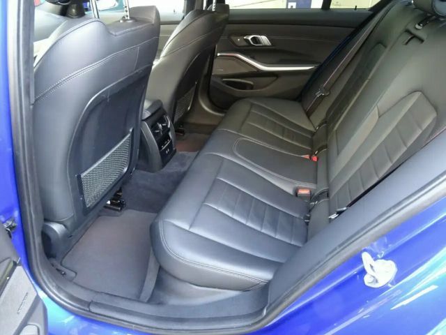 BMW 330 330i M-Sport Sedan xDrive