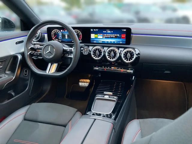 Mercedes-Benz CLA 200 AMG Line Coupé