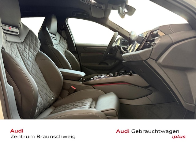 Audi A6 Avant Quattro S-Tronic