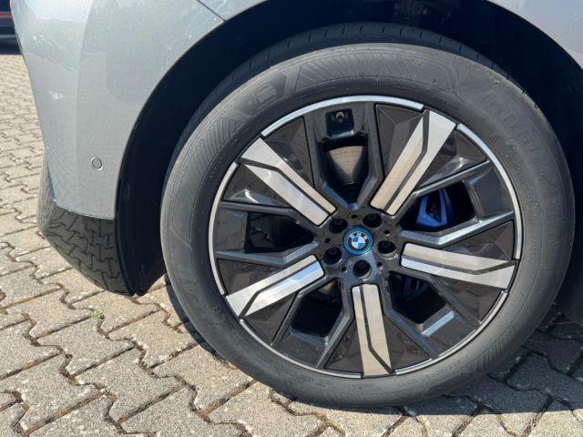 BMW iX xDrive40