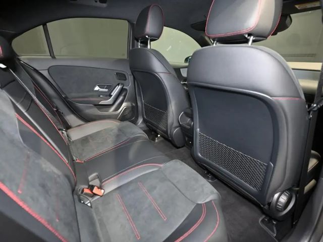 Mercedes-Benz A 200 AMG Line