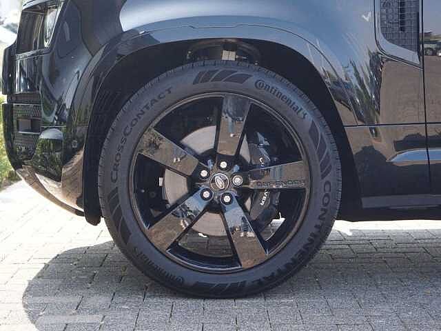 Land Rover Defender 110