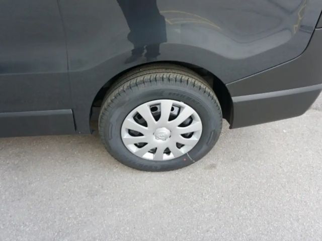 Nissan Primastar Primastar PKW acenta 9-sitzig