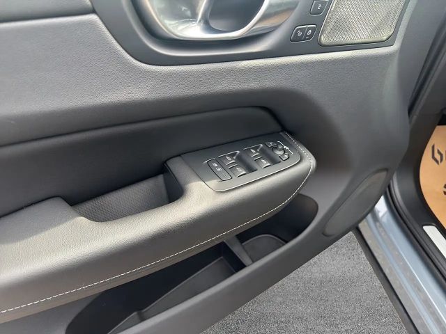 Volvo XC60 AWD Dark Plus