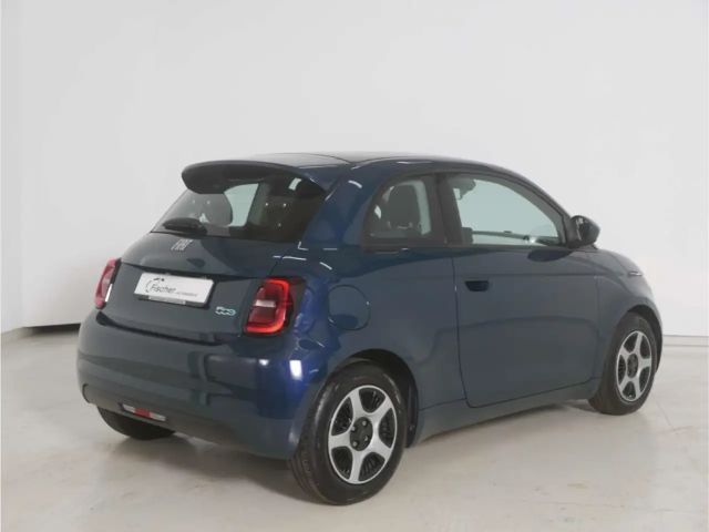 Fiat 500e Action