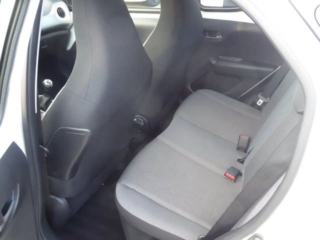 Toyota Aygo Hatchback Play Team D X-play