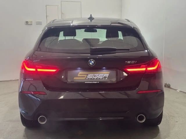 BMW 120 120i Sedan