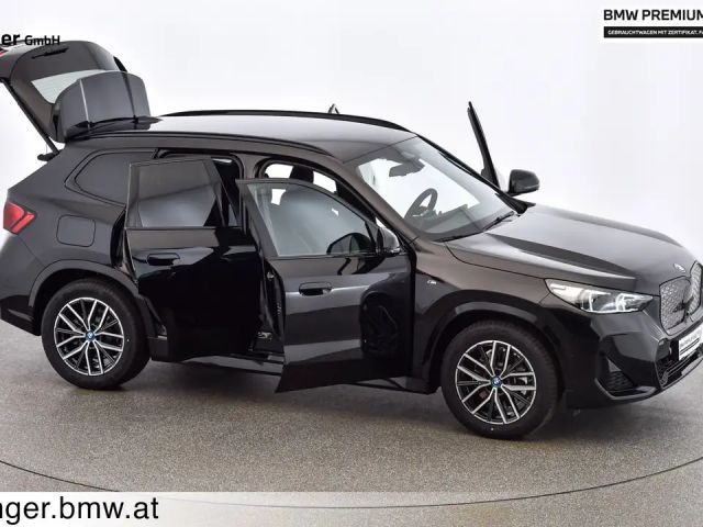 BMW iX1 xDrive30