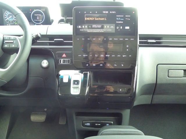 Hyundai Staria Trend