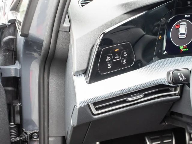 Volkswagen Golf DSG Life Variant