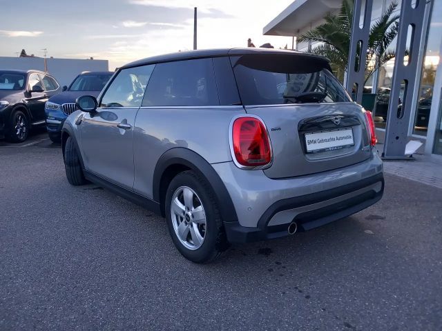 MINI Cooper Essential Trim Navi Connect Tempo DriveAss SHZ