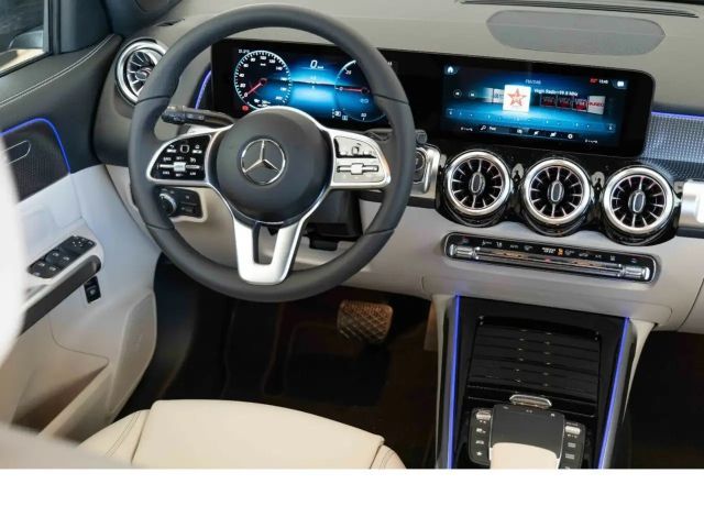 Mercedes-Benz EQB 300 4MATIC Progressive